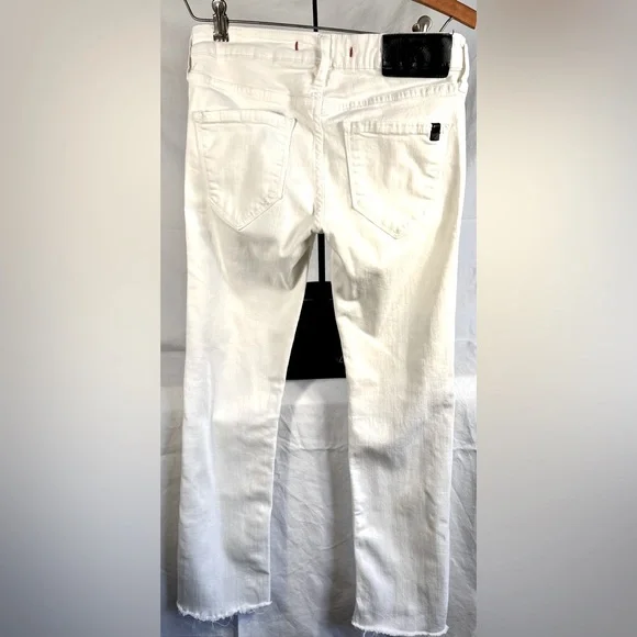 !iT. Cropped Ankle Jeans - Picture 4 of 4